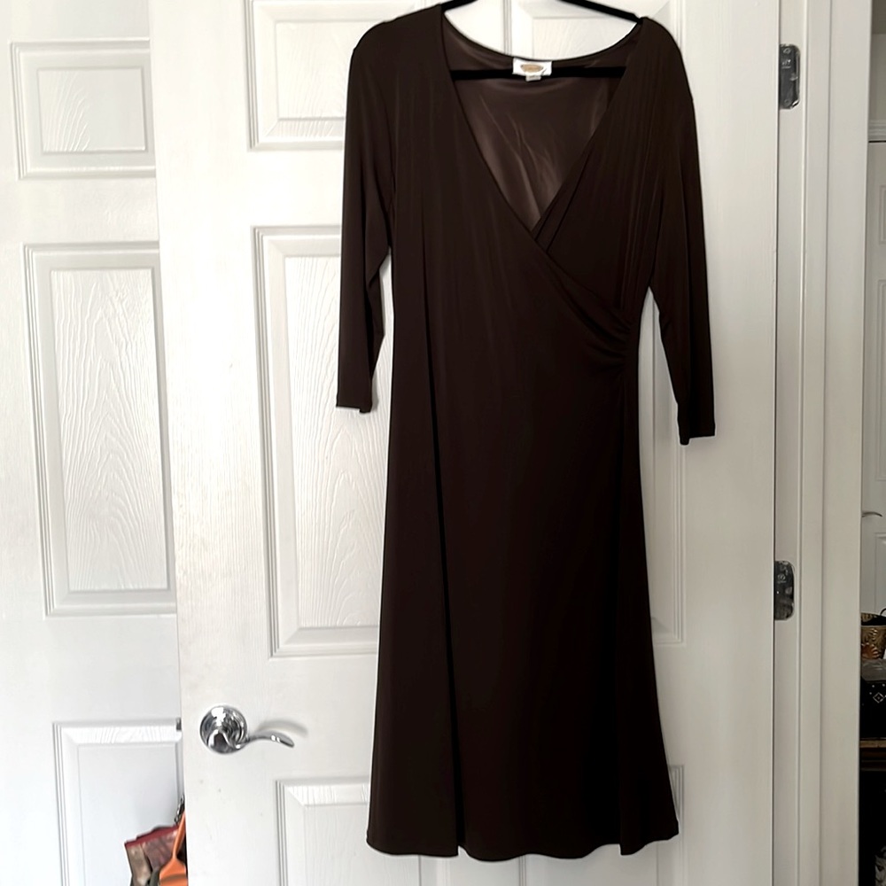 NWOT DARK BROWN TALBOTS FAUX WRAP MIDI DRESS-DRAPED VEE NECK, 3/4 SLEEVES